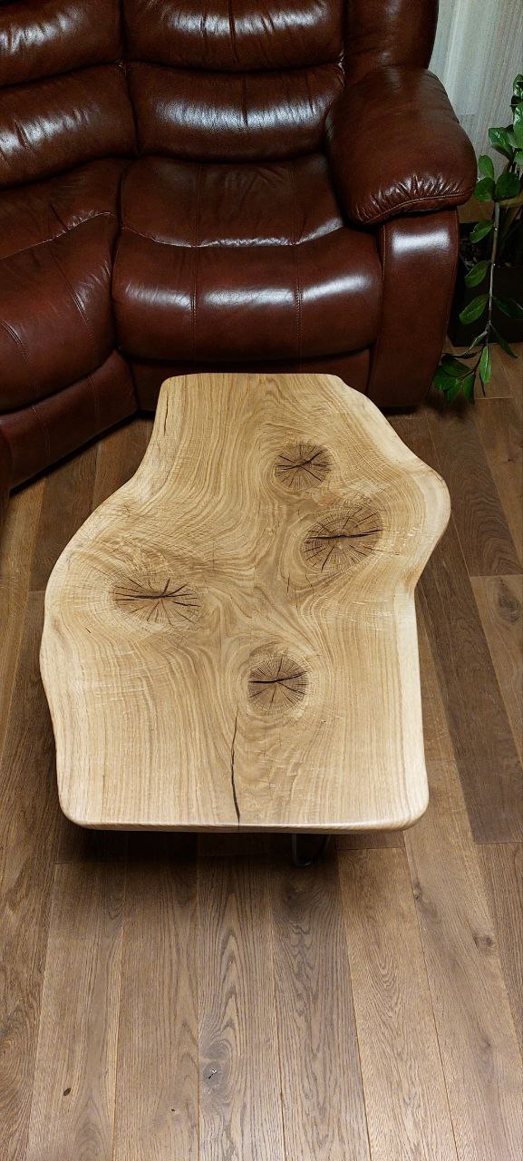 Журнальный столик из дерева