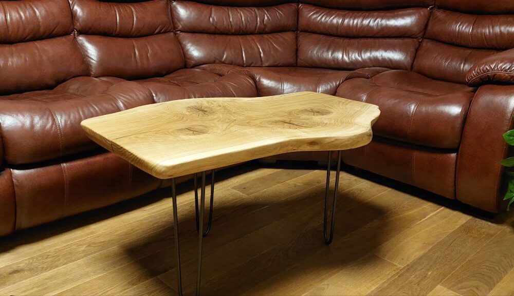 Журнальный столик из дерева