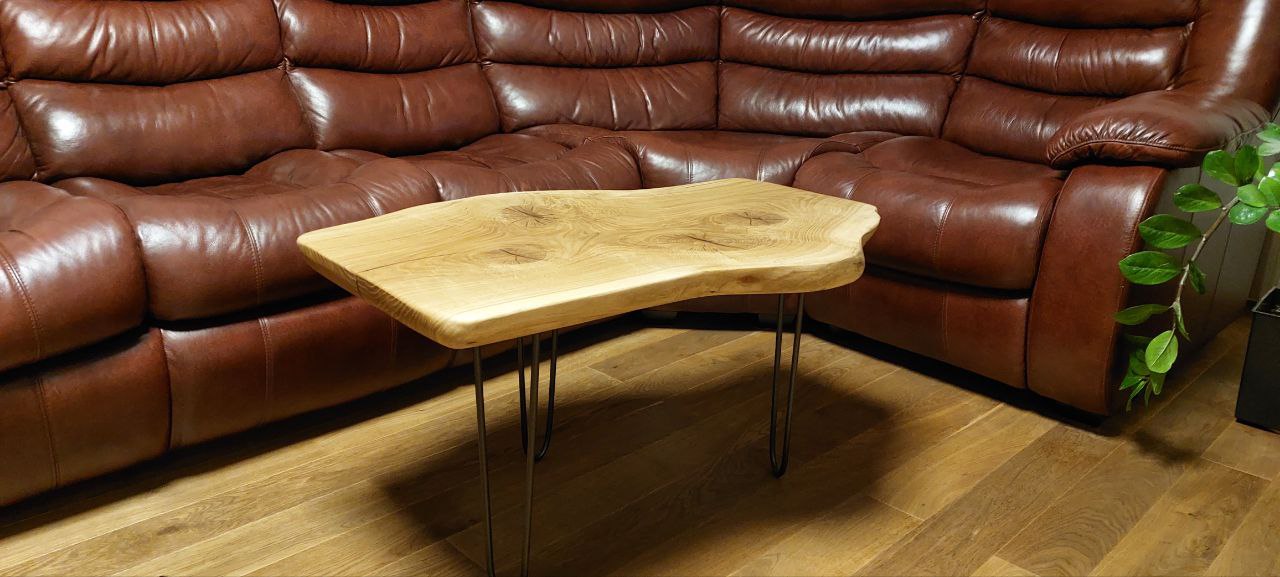 Журнальный столик из дерева