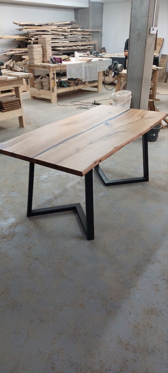 Стол из дуба